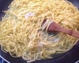 Foto del passaggio 4 della ricetta Tagliolini con cicale di mare e lupini