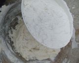 عکس مرحله 7 از دستور پیتزا با تاپینگ گوشت و سوسیس با خمیر فوری ۱۰ دقیقه ای solmaz