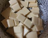 Fehércsokis -feketeribizlis torta recept fázis 4 fotója