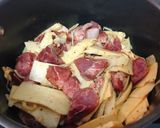 Hình bước làm 2 của món Thịt Kho Măng Tươi Ớt Bột