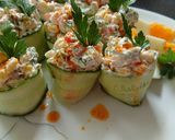 صورة لخطوة 3 من وصفة شرحات الخيار مع الجبنة 😋