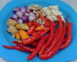 Foto langkah ke 2 dari resep Ayam Kemangi Bumbu Pedas.