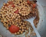 A picture of step 2 of Chickpeas rice.