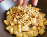 Foto del passaggio 7 della ricetta Gnocchetti gorgonzola speck e noci -Malloreddus-
