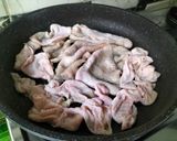 Foto langkah ke 2 dari resep Minyak kulit ayam untuk mpasi.