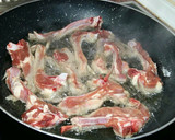 Foto del paso 2 de la receta: Costillitas de cabrito fritas