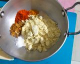A picture of step 2 of Paneer Pakoda.