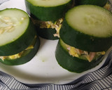 Foto del paso 4 de la receta: Sandwich de pepino y atún 🥒🥑🍓