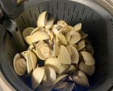 Foto del paso 3 de la receta: Bacalao con Gambones y Almejas (Thermomix)