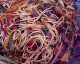 Foto del paso 7 de la receta: Fideos salteados con verdura (Chow Mein)