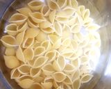A picture of step 1 of Chicken & Cheese Pasta Shells.