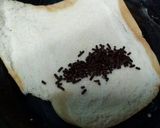 Foto langkah ke 2 dari resep Roti Gulung Selimut Telur.