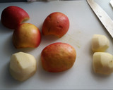 Foto del paso 4 de la receta: Ensalada de manzana con frutos secos y queso fresco