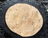 A picture of step 5 of Bhakhari flatbread.