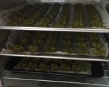 Foto langkah ke 3 dari resep Matcha butter cookies.