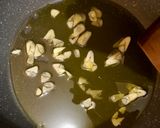 Spaghetti w sosie z płatków drożdżowych i z wędzonym tofu krok przepisu 1 zdjęcie