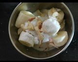 A picture of step 1 of बनाना ड्राई फ्रूट स्मूथी (Banana Dryfruit Smoothie Recipe In Hindi).
