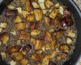 صورة لخطوة 1 من وصفة مسقعة باذنجان وبطاطا 🥔🍆🧅