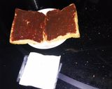 A picture of step 2 of Choco Cheez Sandwich.