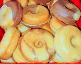 A picture of step 8 of Mini donut cakes:let's go guys.