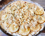 Foto del paso 4 de la receta: Pizza de peras, gorgonzola, avellanas, cebolla y miel 🔥🔥🔥