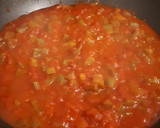 Foto del paso 3 de la receta: Pisto de tomate y pimiento con huevo cocido