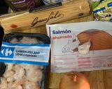A picture of step 1 of Spaghetti with Salmon and Shrimp.