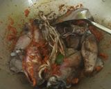 Foto langkah ke 5 dari resep Cumi hitam dengan rasa gurih dan pedas.