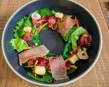 Foto del paso 7 de la receta: Ensalada con cebolla caramelizada de fresa🍓
