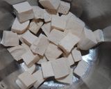 Foto langkah ke 1 dari resep Tumis Tahu Sawi Putih.