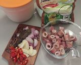 Foto langkah ke 1 dari resep Oseng cumi asin.