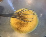 Une image de l'étape 6 de Couronne d omelette aux champignons et tomates à l ail et persil.