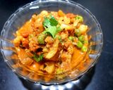 A picture of step 4 of Aloo Gobhi Matar curry.