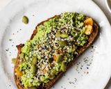 A picture of step 5 of Avocado tosast.
