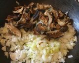 Foto del paso 2 de la receta: Souffle de cebolla, panceta y hongos 