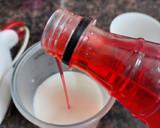 रोज़ मिल्क शेक(rose milk shake recipe in hindi) रेसिपी चरण 2 फोटो