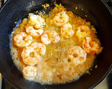 Foto del paso 3 de la receta: Tagliatelli de espinaca con salsa de langostinos. 🍤🍤🍜