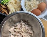 รูปขั้นตอนการทำที่ 2 ของ กระเพาะปลาผัดแห้ง ไก่ฉีก