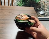 Hình bước làm 3 của món Sandwich than tre nhân cá hồi áp chảo [Eat clean - Lose weight]