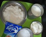 A picture of step 1 of Coconut Ladoo.