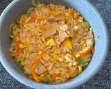Foto langkah ke 6 dari resep Nasi Goreng Selimut Merah Putih.
