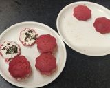 A picture of step 7 of Sooji Dhokla with icing.