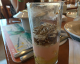 Foto del paso 2 de la receta: Desayuno en vaso o frasco con anana, yogur, granola y más!