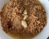 Foto del paso 3 de la receta: Tarta de queso de nísperos y base de crumble de almendras