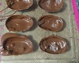Foto del paso 2 de la receta: Huevo de Pascuas con base comestible 🍫🍫🍫🍫