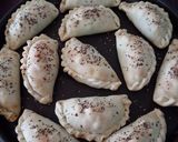 Foto del paso 6 de la receta: Empanadas de carne cortada a cuchillo