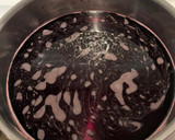 Foto del passaggio 1 della ricetta Pere al vino rosso