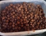 A picture of step 1 of Masaledar Kaale Chana Chaat.