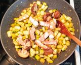 Foto del paso 6 de la receta: Nidos de calabacín, portobello y langostinos