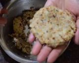 A picture of step 5 of Maggi burger.
